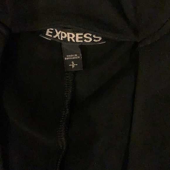 2 cute dresses - Picture 4 of 7